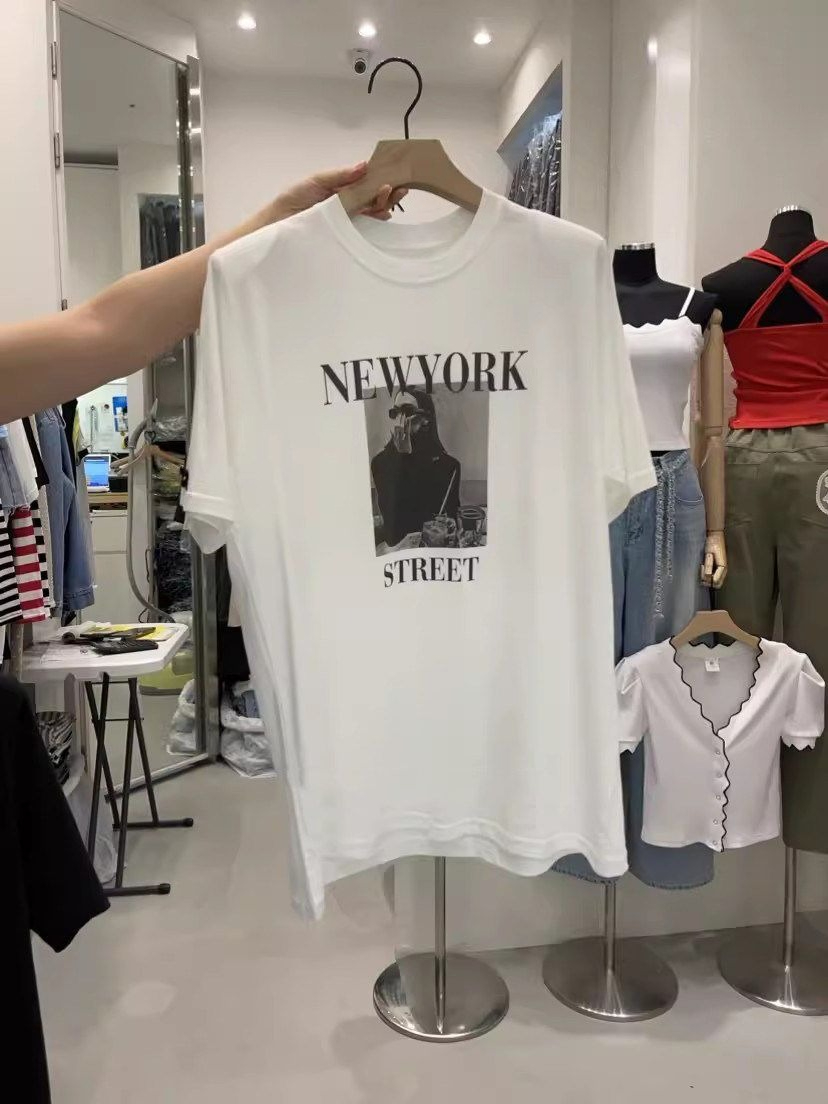 เสื้อยืดกราฟิกผู้หญิงลาย New Y - Street Fashion New York 2026 บทวิจารณ์และราคา