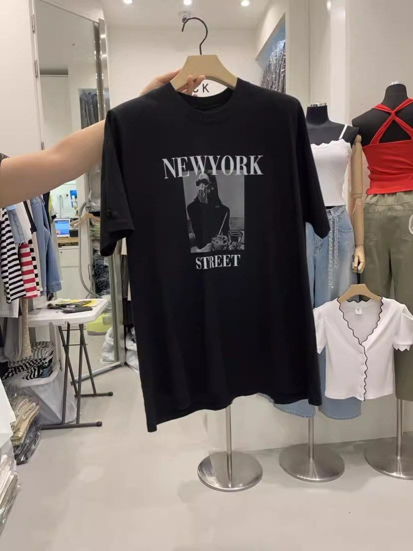 เสื้อยืดกราฟิกผู้หญิงลาย New Y - Street Fashion New York 2026 บทวิจารณ์และราคา